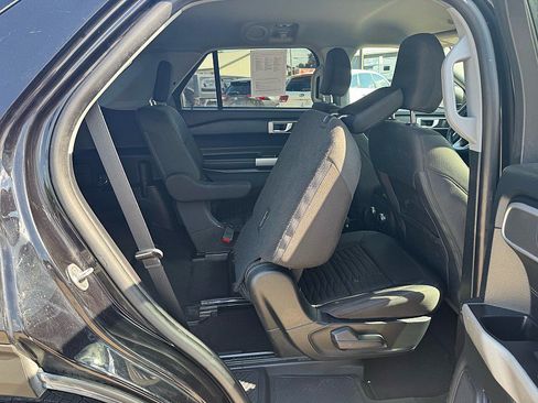 Used 2021 Ford Explorer XLT AWD/4WD image 22