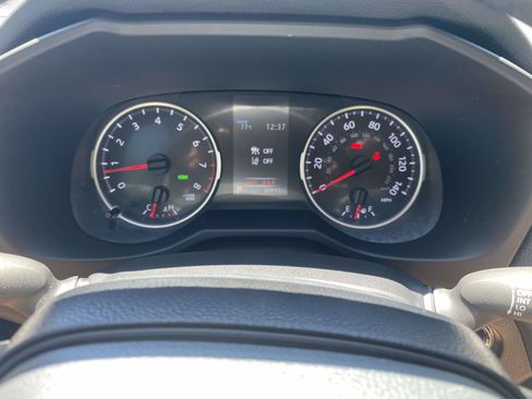 Used 2021 Toyota RAV4 XLE FWD image 19