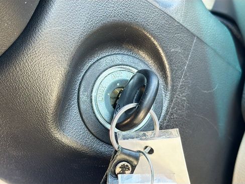 Used 2009 Hyundai Elantra GLS image 29