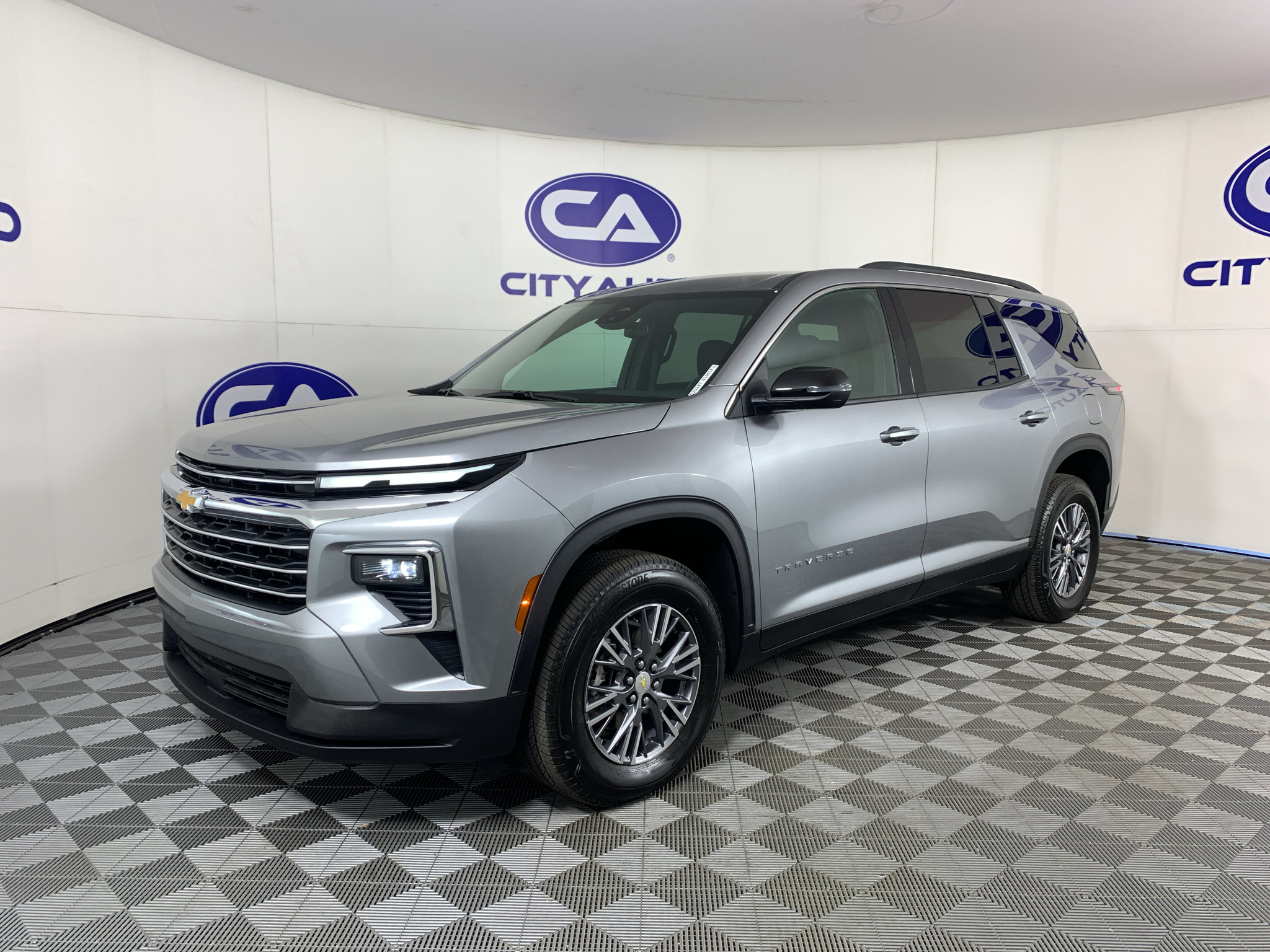 Used 2026 Chevrolet Traverse LT FWD image 7