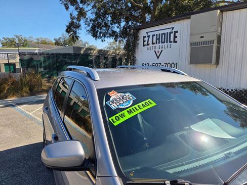 Used 2019 Jeep Cherokee Limited image 5