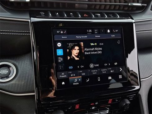 Used 2023 Jeep Grand Cherokee Altitude image 17