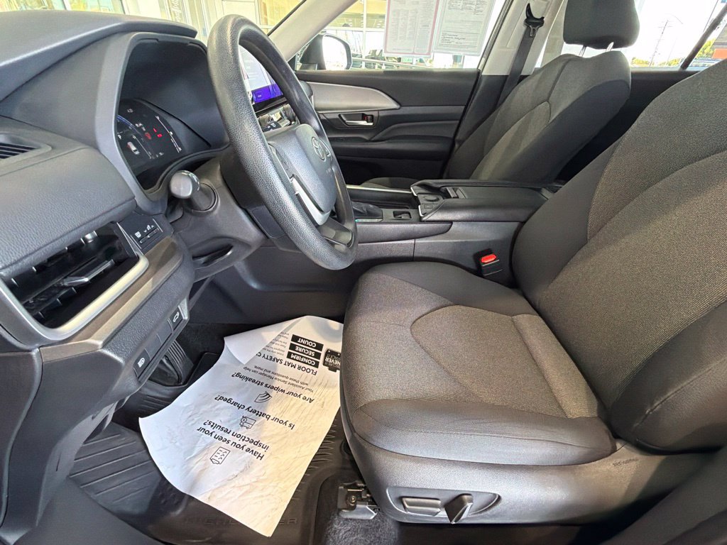 Certified 2025 Toyota Grand Highlander FWD image 20