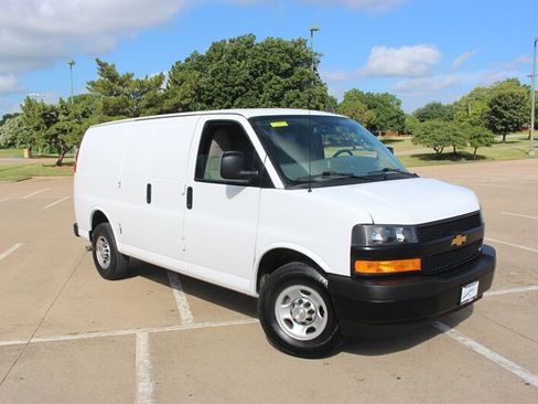 Used 2021 Chevrolet Express 2500 RWD image 6
