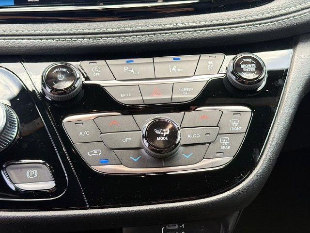 New 2027 Chrysler Pacifica Select FWD image 15