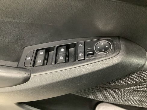 Used 2021 Kia Seltos LX image 17