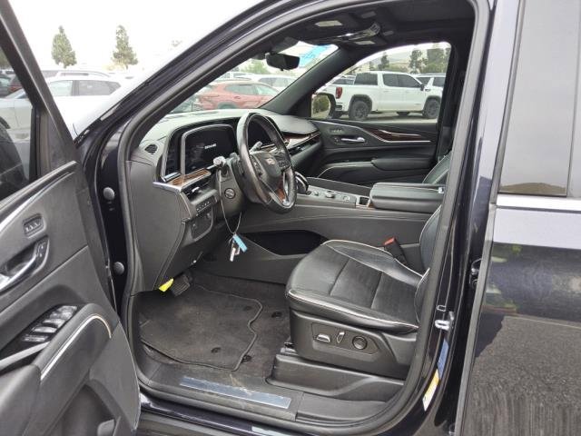 Used 2022 Cadillac Escalade ESV Premium Luxury AWD/4WD image 4