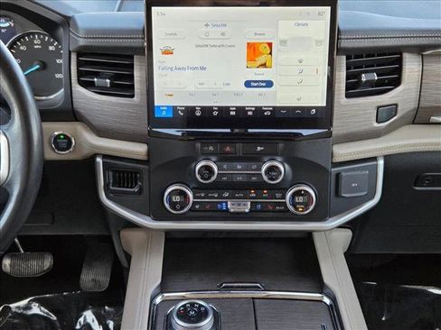 Used 2024 Ford Expedition Limited AWD/4WD image 16