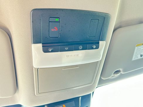 Used 2025 Nissan Rogue SV FWD image 17
