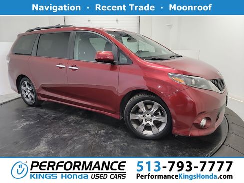 Used 2015 Toyota Sienna SE Premium image 1