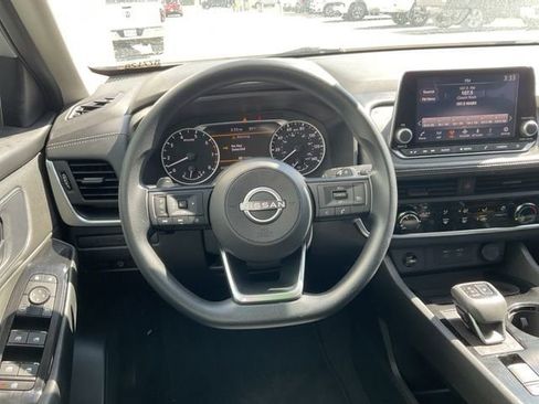 Used 2024 Nissan Rogue S AWD/4WD image 19