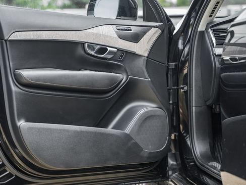 Used 2022 Volvo XC90 T6 Inscription w/ Climate Package image 32