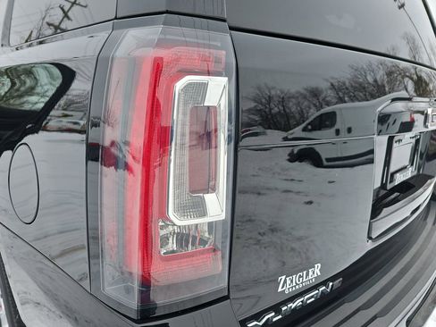 Used 2018 GMC Yukon SLE w/ HD Trailering Package image 36