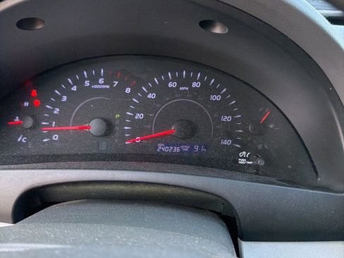 Used 2011 Toyota Camry FWD image 5