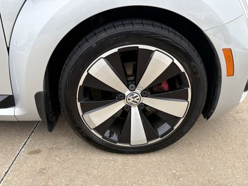 Used 2013 Volkswagen Beetle 2.0T image 8