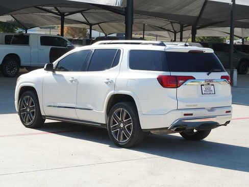 Used 2017 GMC Acadia Denali w/ Technology Package FWD image 3