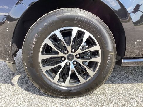 New 2025 Ford Expedition Platinum image 27