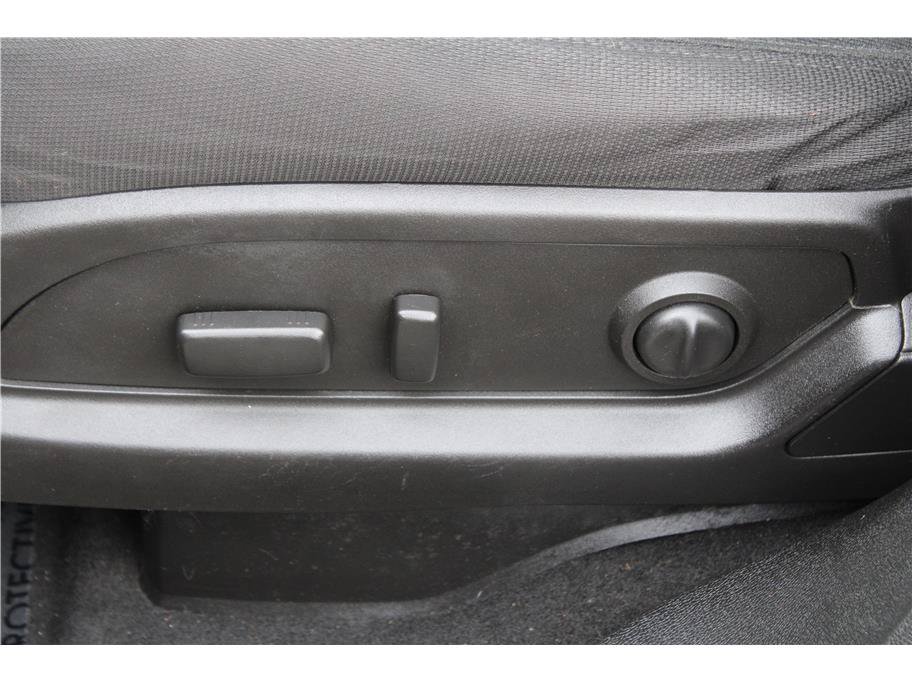 Used 2015 Chevrolet Traverse LT w/ Style and Technology Package FWD image 16
