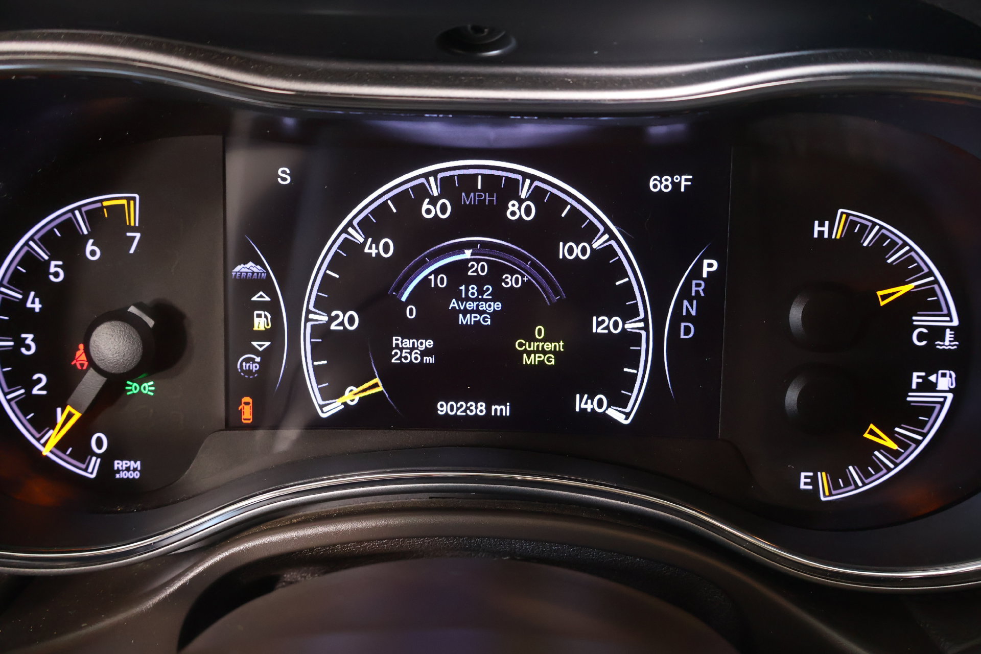 Used 2019 Jeep Grand Cherokee Overland AWD/4WD image 4