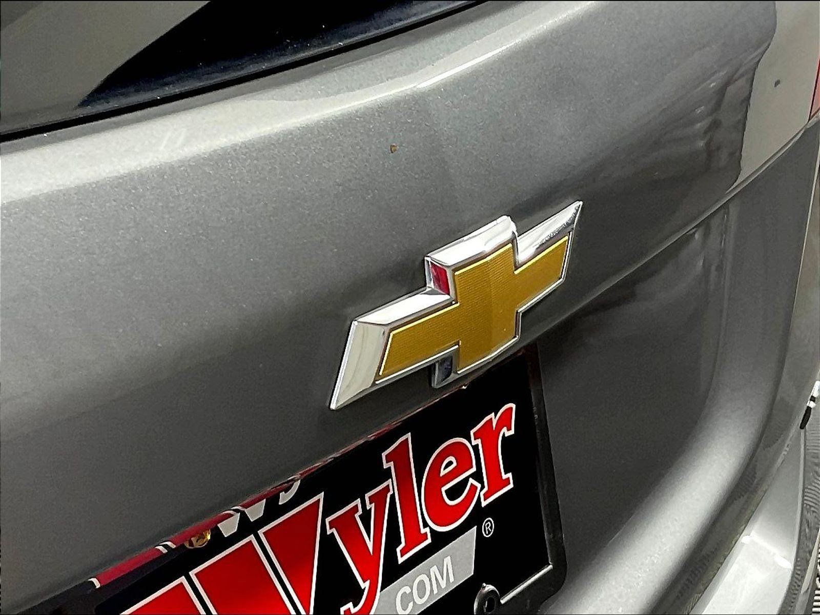 Used 2018 Chevrolet Equinox LT FWD image 24