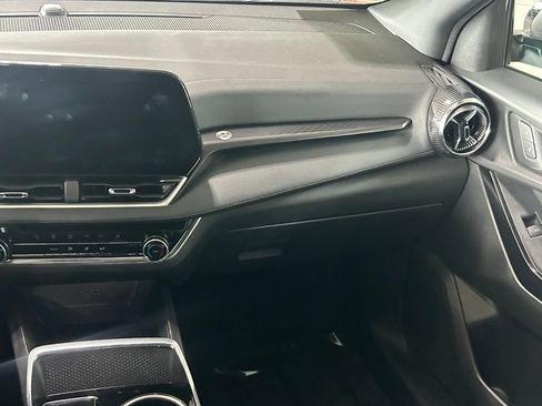Used 2025 Chevrolet Equinox LT FWD image 11