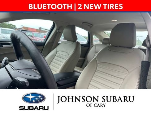 Used 2019 Ford Fusion SE FWD image 4