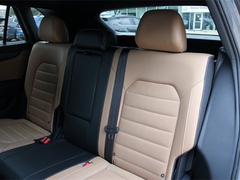 Certified 2025 Volkswagen Atlas Cross Sport SEL R-Line image 38