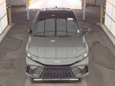 Used 2025 Toyota Camry XSE FWD image 3