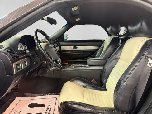 Used 2003 Ford Thunderbird RWD image 13