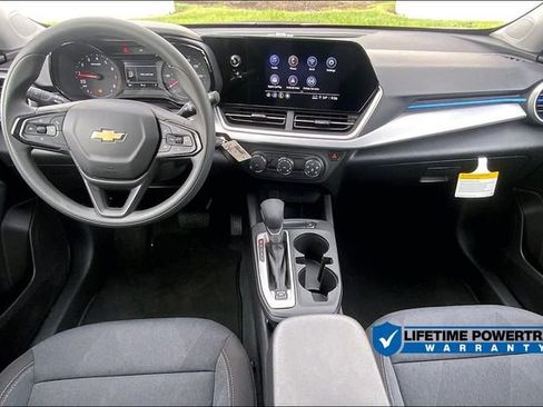 New 2026 Chevrolet Trax LS w/ LS Convenience Package FWD image 6
