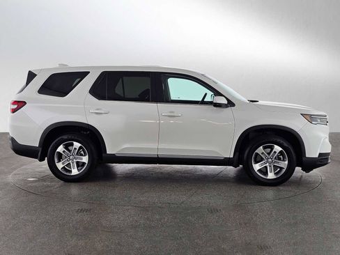 Used 2025 Honda Pilot EX-L image 2