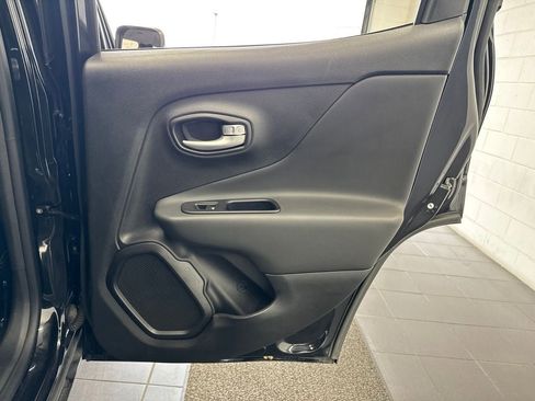 Used 2023 Jeep Renegade Trailhawk AWD/4WD image 47