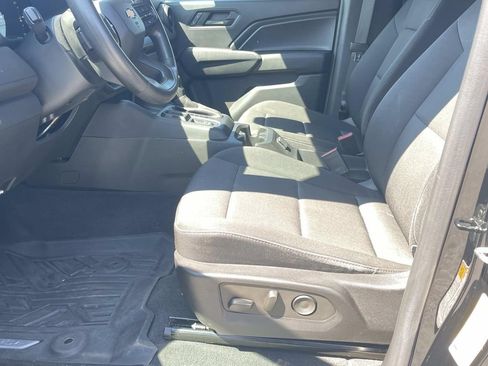 Used 2023 Chevrolet Colorado W/T w/ WT Convenience Package II RWD image 17