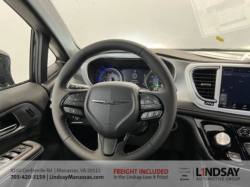 New 2026 Chrysler Pacifica Limited w/ S Appearance Package image 18