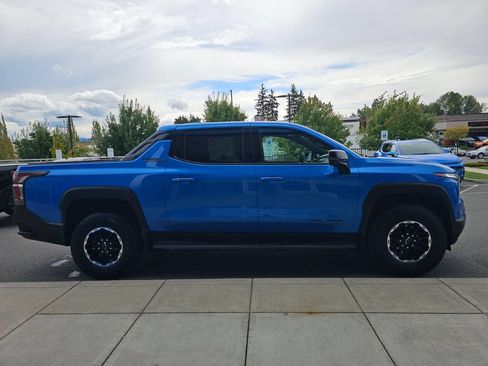 Used 2026 Chevrolet Silverado EV Trail Boss AWD/4WD image 8