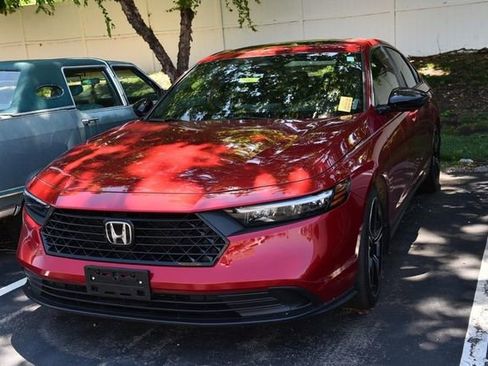 Used 2025 Honda Accord Sport image 4