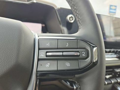New 2026 Chevrolet Colorado ZR2 w/ Technology Package AWD/4WD image 19