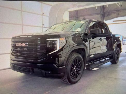 Used 2024 GMC Sierra 1500 Elevation AWD/4WD image 2