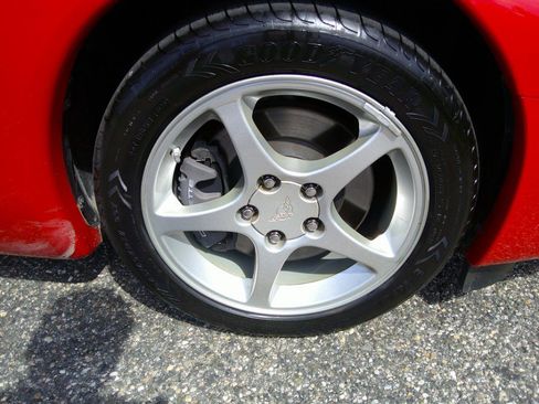 Used 2004 Chevrolet Corvette Coupe RWD image 13