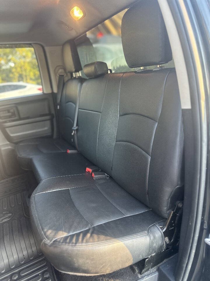Used 2015 RAM 1500 Express w/ Black Ram 1500 Express Group AWD/4WD image 28