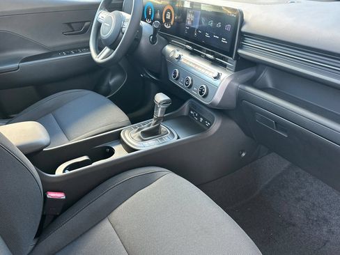 New 2027 Hyundai Kona SE FWD image 17