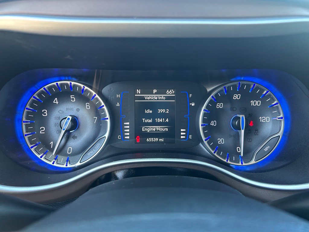 Used 2023 Chrysler Voyager LX FWD image 21