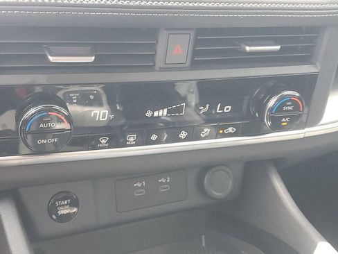 Certified 2024 Nissan Rogue SV AWD/4WD image 29
