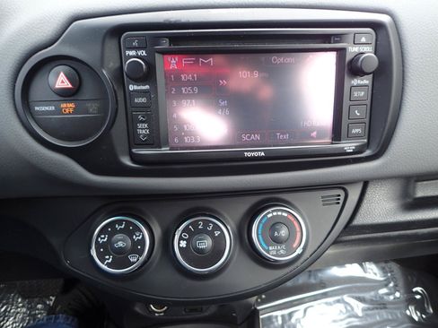 Used 2015 Toyota Yaris L FWD image 16