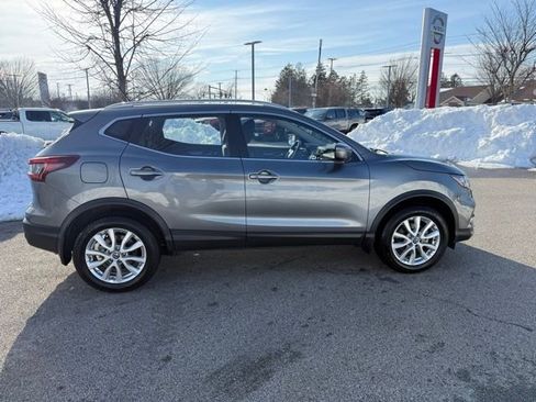 Certified 2021 Nissan Rogue Sport SV image 4
