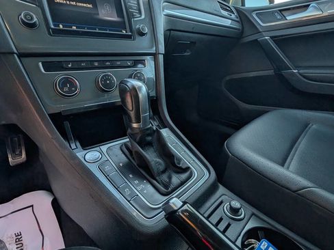 Used 2017 Volkswagen Golf Alltrack SE image 18