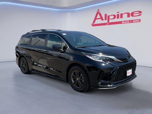 Used 2024 Toyota Sienna XSE w/ XSE Plus Package AWD/4WD image 7