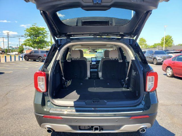 Used 2024 Ford Explorer Limited w/ Limited Technology Package AWD/4WD image 32