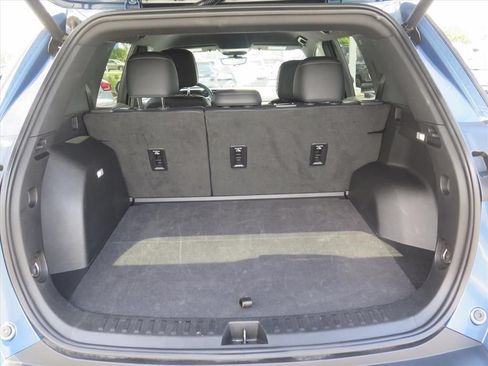 Used 2025 Chevrolet Equinox LT w/ Convenience Package II FWD image 17