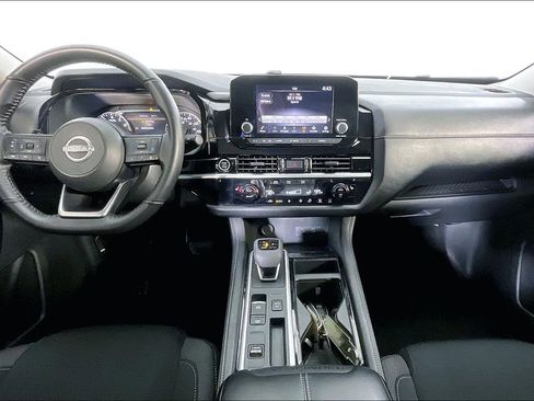 Used 2024 Nissan Pathfinder SV image 21